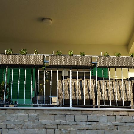 Zen Den Zaboric Apartment Bagian luar foto