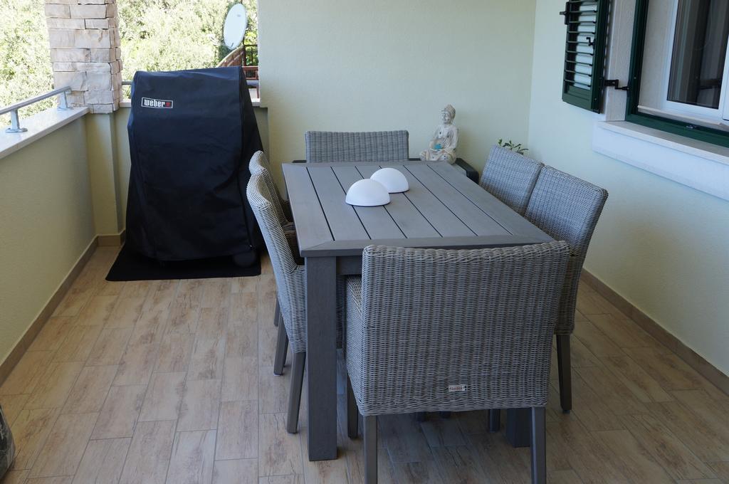 Zen Den Zaboric Apartment Bagian luar foto